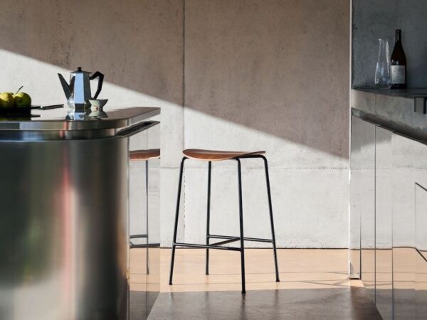 5_pavilion-av37-counter-stool-walnut-black-tradition.jpg