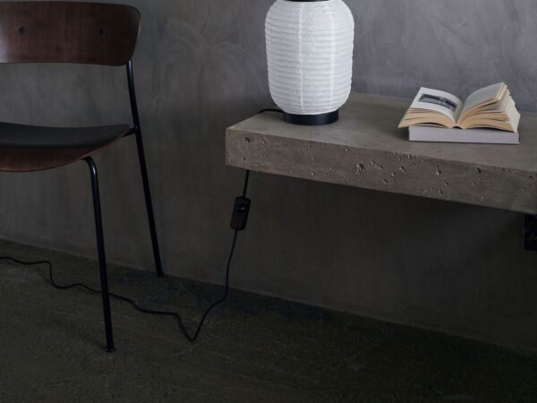 5_chaise-empilable-pavilion-av1-noyer-structure-noire_madeindesign_305675_original.jpg