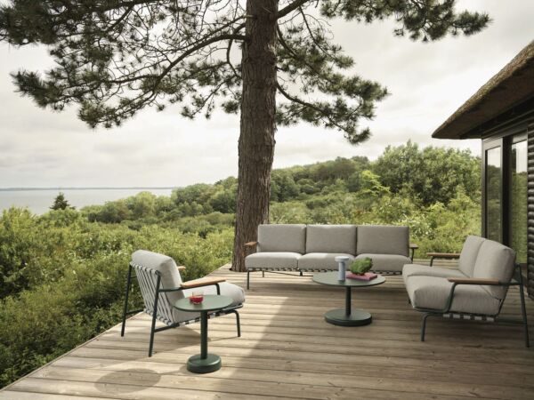 5_Settle-sofa-2-3-seater-lounge-chair-ribbed-weave-2-dark-green-linear-steel-coffee-table-dark-green-ease-portable-muuto-org_7.jpg