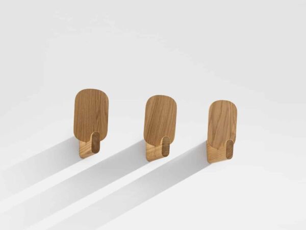 5_ad-hook-haken-wandhaken-massivholz-eiche-nachhaltiges-design-zeitraum-moebel-shop-2.jpg