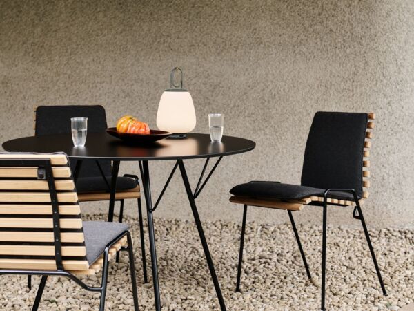 5_ATD_Retail_2024_RFH-Terrace-Chair-RD4_RFH-Terrace-Outdoor-Cushion-RD4_RFH-Terrace-Table-RD6_Collect-Glass-SC60_Lucca-SC51_dark.jpg