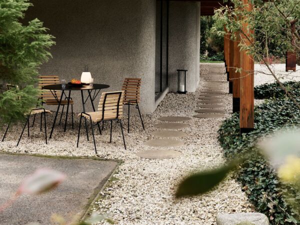 5_ATD_Retail_2024_RFH-Terrace-Chair-RD4_RFH-Terrace-Table-RD5_Collect-Glass-SC60_Lucca-SC51_Hurricane-SC83_portrait.jpg