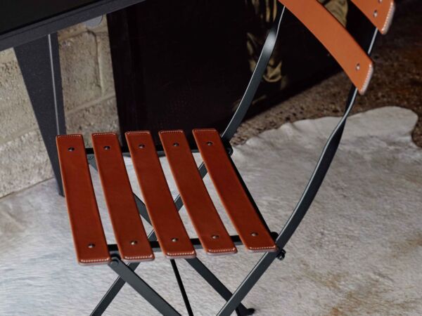 5_Bistro Chaise cuir 06.jpg