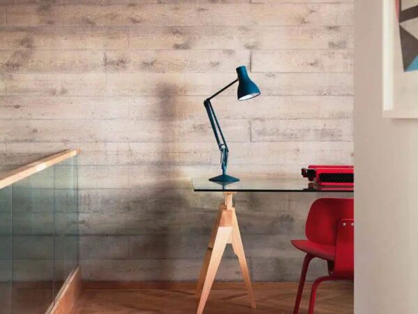 5_type75_DeskLampBlueAmbiance.jpg