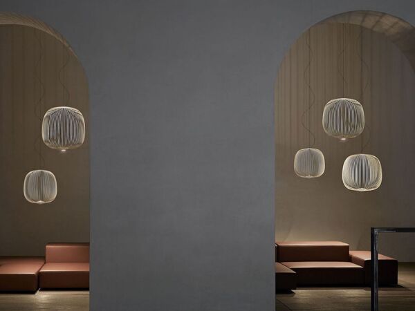 5_Spokes-2-Lampada-a-Sospensione-Foscarini-Ambientata-Prisma-Light-1.jpg