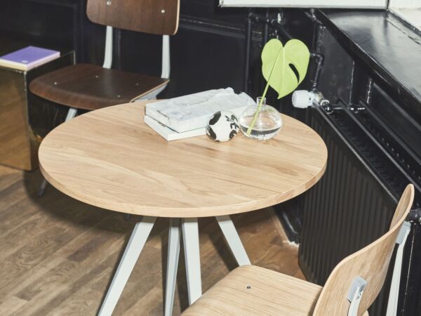 5_Pyramid Café Table17.jpg