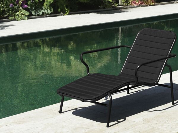 5_Chaise_Longue_Steel_Black_02.jpg