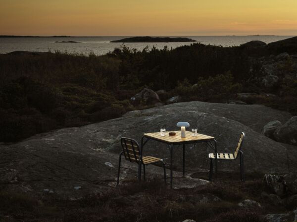 5_Vig_Chair_Robinia_Black_Vig_Table_90x80cm_Robinia_Black.jpg