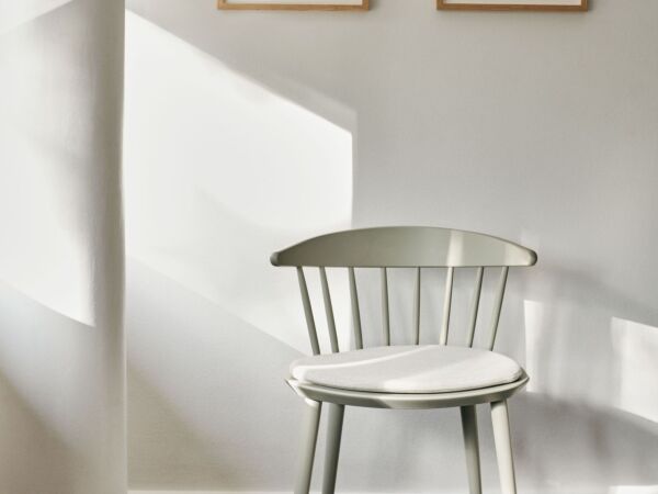 5_J104 warm grey wb lacquer beech_Seat_Cushion_Mode 009.jpg