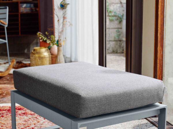 5_Bellevie Pouf03.jpg