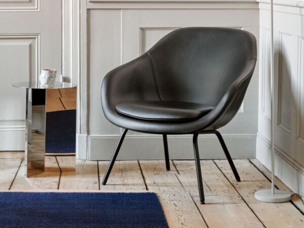 5_Sense black_black powder coated steel base_Slit Table Round High Mirror_Marselis Floor Lamp ash grey.Jpg