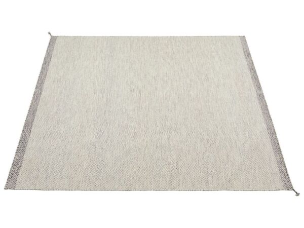 2_Ply-rug-240x240-off-white-angle-muuto.jpg