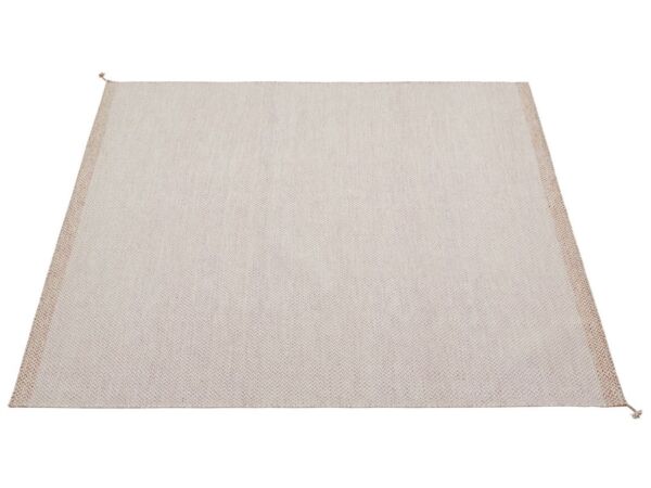 2_Ply-rug-240x240-light-rose-angle-muuto.jpg