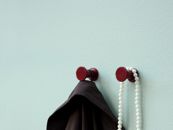 5_Bolt Hooks set of 2 red 01.jpg