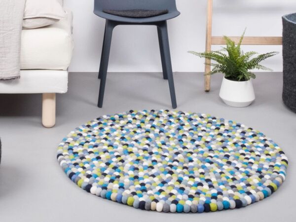 5_fritz-filzkugelteppich-rund-multifarben-gruen-blau-weiss-hover-myfelt_2_1.jpg