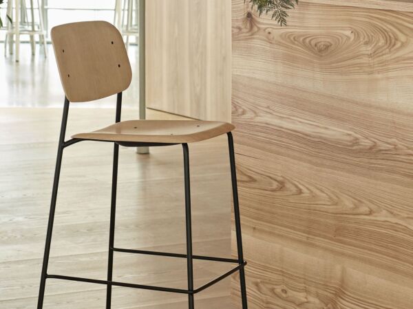 5_Soft Edge Bar Stool03.jpg