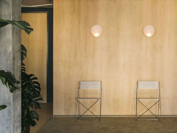 5_applique-musa-laque-blanc-mat-vibia.jpg