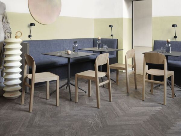 5_Still-Cafe-Table-Black-Lean-Black.jpg