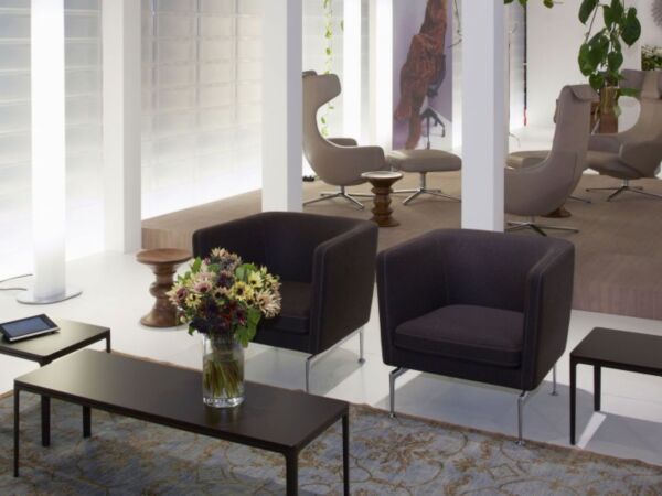 5_Suita Club Armchair.jpg