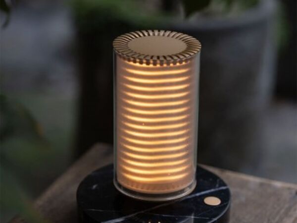 5_dcw-editions-la-lampe-frechin-a-table1.jpg