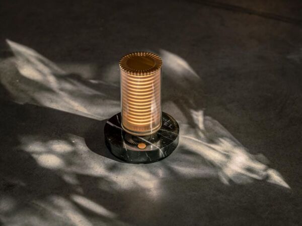 5_dcw-editions-la-lampe-frechin-a-table 2.jpg