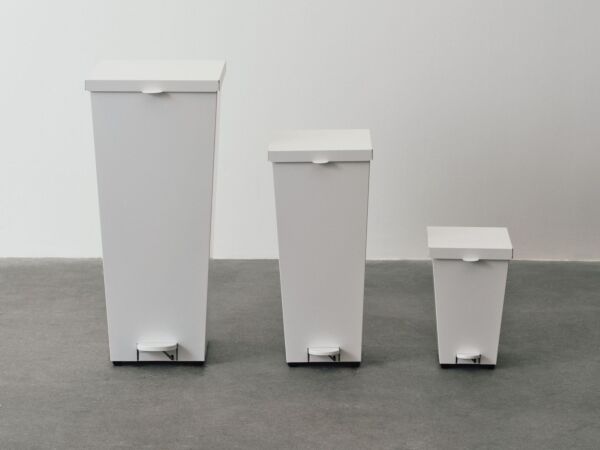 5_Loop Bin white family 03.jpg