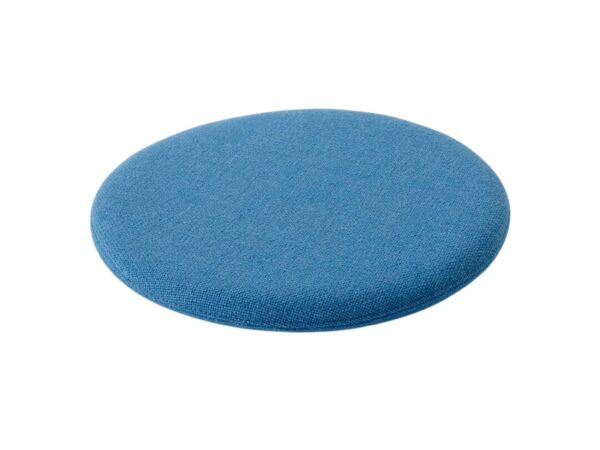 1_Wire-Stool-VP11_Hallingdal-723-Seat-Pad-1200x1600.jpg