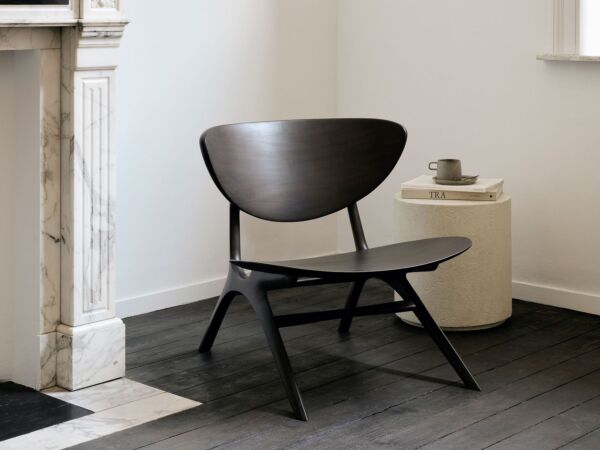 5_Eye_lounge_chair_dark_brown_26410_Elements_side_table_web.jpg