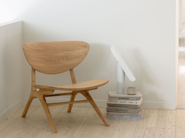 5_Eye_lounge_chair.jpg