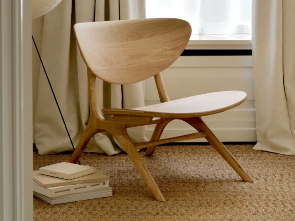 5_Eye_lounge_chair_WEB.jpg
