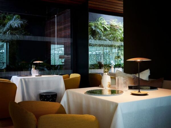 5_MARSET_HR_Ginger-portable-at-a-restaurant02.jpg