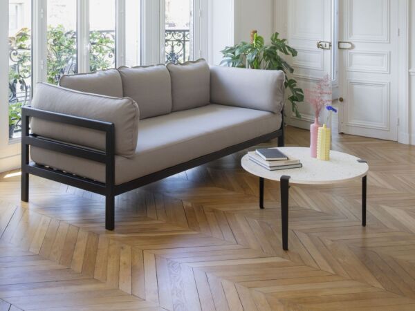 5_TIPTOE_VENEZIA coffee table_EASY sofa07.jpg