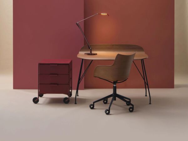 Kartell_232512_1.jpg