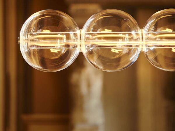 5_Flos-Luce_Sferica-PH_Robert_Rieger-2025-Detail-004.jpeg