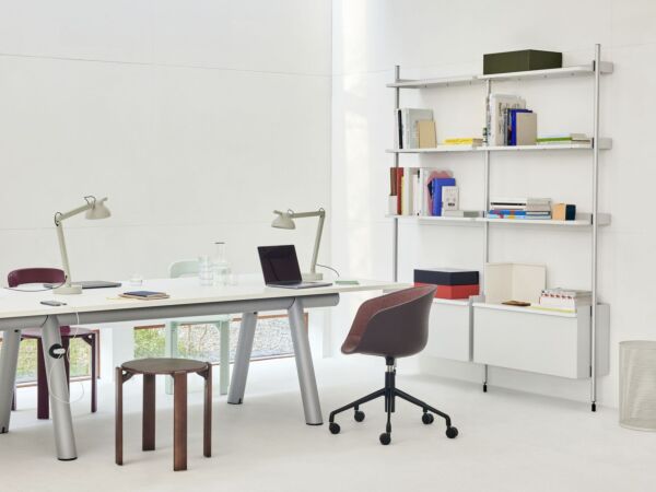 5_Boa Table white laminate metallic grey powder coated frame_Pier System 122 PS white powder coated steel clear anodised alu profiles.jpg