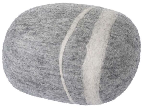 2_carl-filz-kieselstein-grau-m-weiss-myfelt_1.jpg