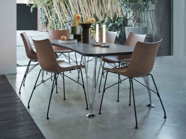5_p-wood-chaises-p-wood-de-kartell-combinees-avec-la-table-max.jpg
