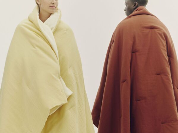 5_Air Quilt soft yellow_iron red.jpg