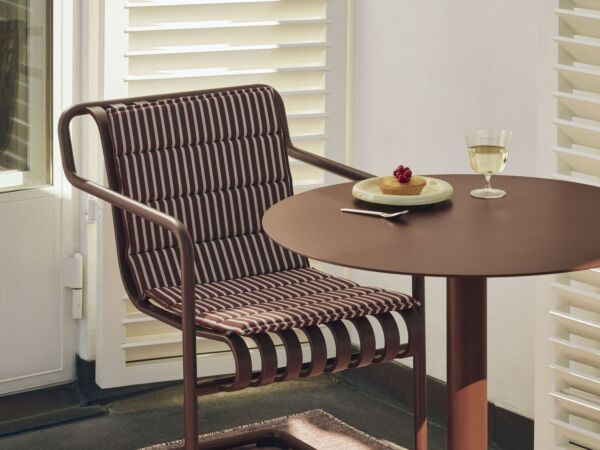 5_Terrazza Folding Seat Cushion Bold Stripe Terracotta_Palissade Cantilever Dining Armchair iron red_Barro Plate.jpg