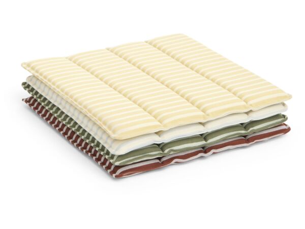 2_zTerrazza Seat Cushion Quilted 40 x40 cm stripe_family.jpg