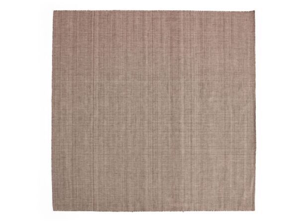2_AF572-F130-AP75_Haze Rug 230 x 230 cm iron red.jpg