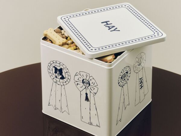5_HAY Dogs Food Storage Tin 03.jpg