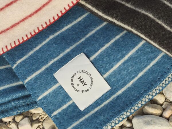 5_Outdoor Market Throw family 01.jpg