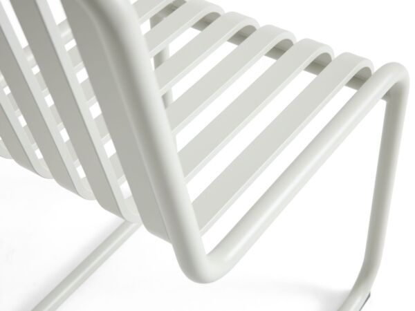 2_zAF591-A221_Palissade Cantilever Chair sky grey powder coated steel_detail.jpg