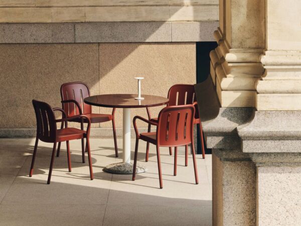5_Deville Armchair 06.jpg