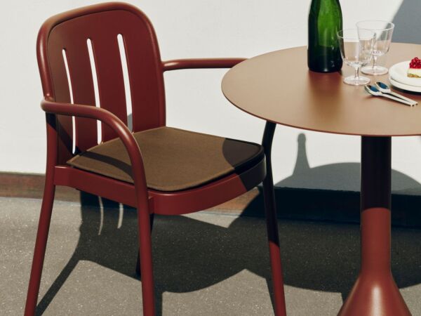 5_Deville Armchair03.jpg