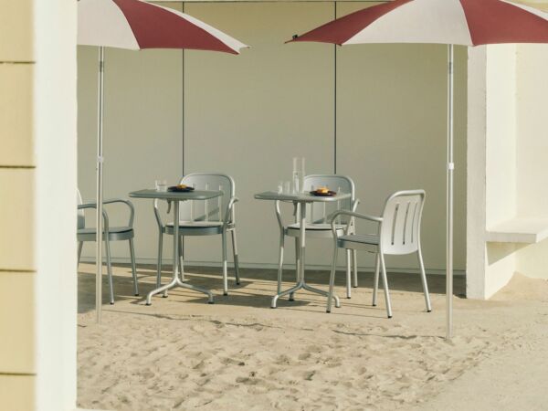 5_Deville Table07.jpg