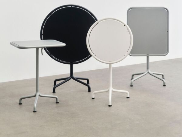 5_Deville Table02.jpg