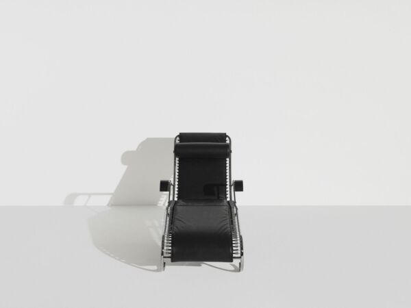 5_PETITE_FRITURE_PACKSHOT_SANDOWS_CHAISE_LONGUE_114_BLACK_ACCESSORIES_FACE_004.jpg