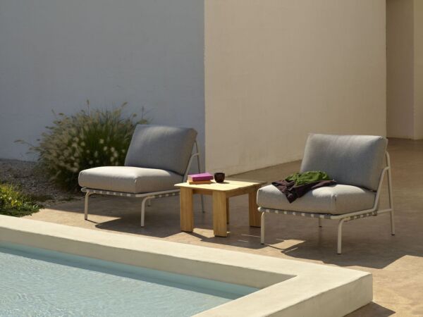5_settle-lounge-chair-delta-47-grey-assemble-coffee-table-55-cm-ORG_1.jpg